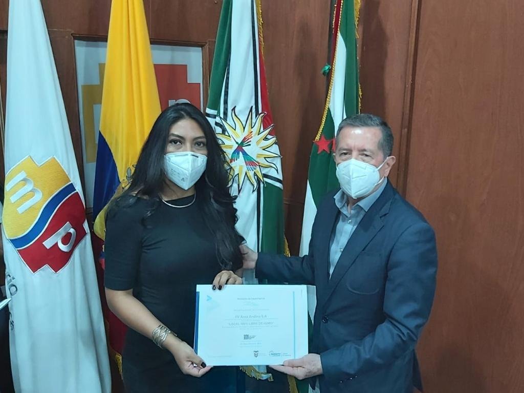 Sala FV Portoviejo obtiene certificado 100% Libre de Humo de Tabaco, SalasFV - Cerámica, Grifería, Sanitarios, Inodoros, Baños